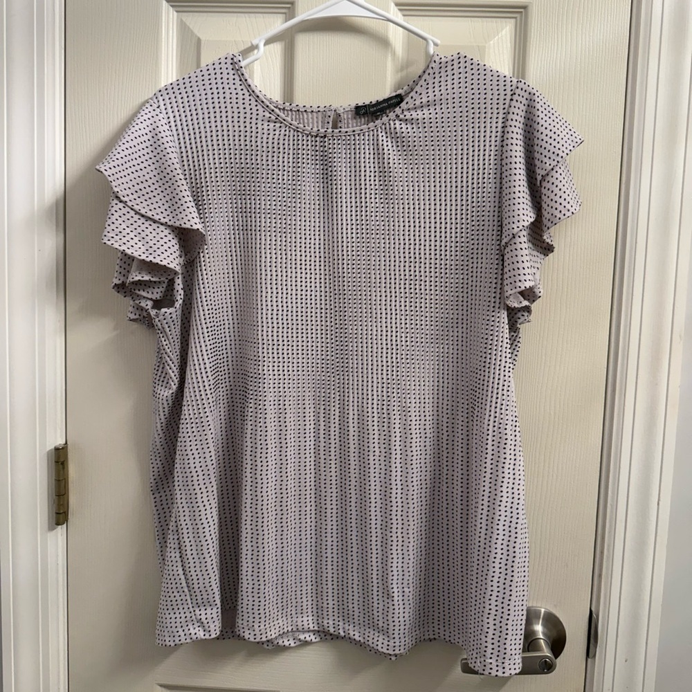 Adrianna Papell White and black Flutter Sleeve Blouse